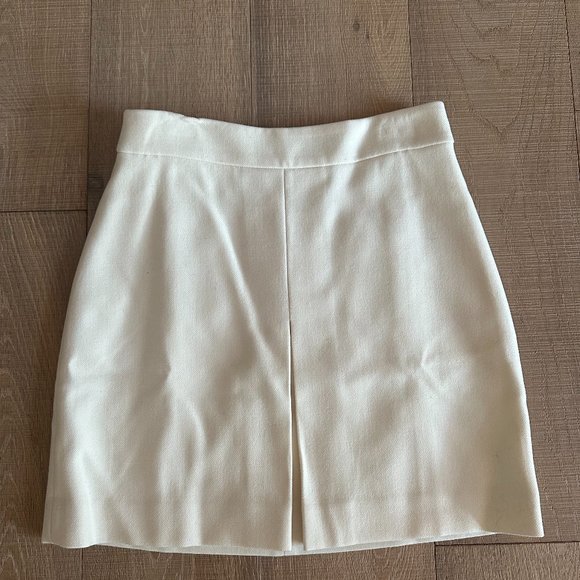 NWT J Crew Ivory Pleated Mini Skirt in Double-Serge Wool, size 6T - Picture 1 of 3
